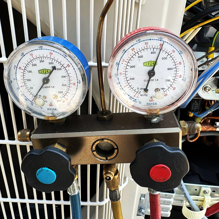 Bakım Hizmet Anlaşması, endüstriyel bakım sözleşmesi görseli, tesis servis planlaması, ekipman düzenli kontrol anlaşması, teknik bakım hizmeti, fabrika operasyon desteği, sistem performans garantisi, sözleşmeli bakım uygulaması, işletme sürekliliği görseli,