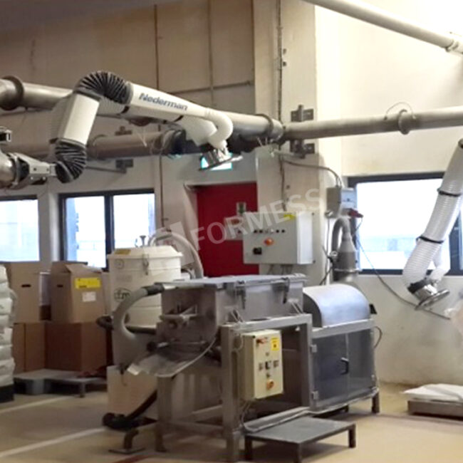 Kaynağından Gıda Toz Toplama Sistemi, kaynağından gıda toz emişi, gıda üretim hattı toz toplama, hijyenik toz toplama sistemi, proses üstü toz emiş başlığı, paslanmaz gıda toz filtresi, un tozu emiş sistemi, Formess gıda toz çözümleri,